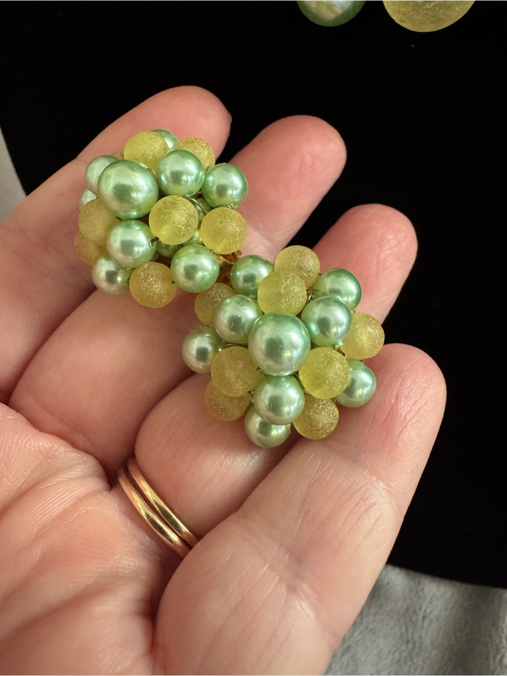 Vintage JAPAN Multi-Strand Green and Yellow Bead Necklace with Matching Earrings - Picture 3 of 5
